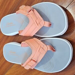 Cloudsteppers By Clarks Women's  Bright Coral Flip Flop Sandal Sz 7